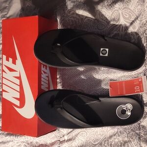 Nike Sz 10 Women's Bella Kai Thong Sandal